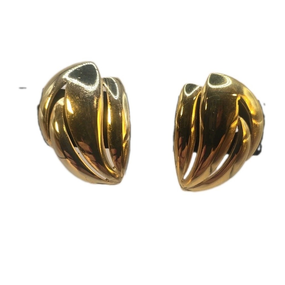 Signed Napier Gold Tone Open Work Fluted Leaf Comfort Clip On Earrings vintage